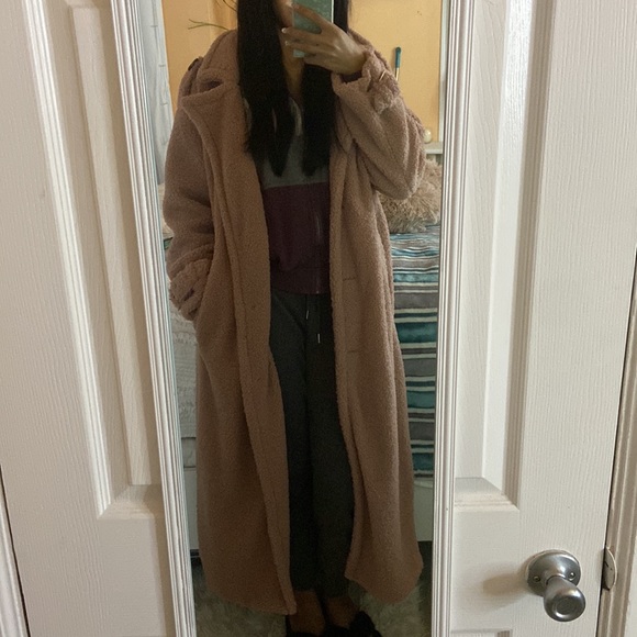 Rose Borg Oversized Belted Coat - Picture 5 of 6